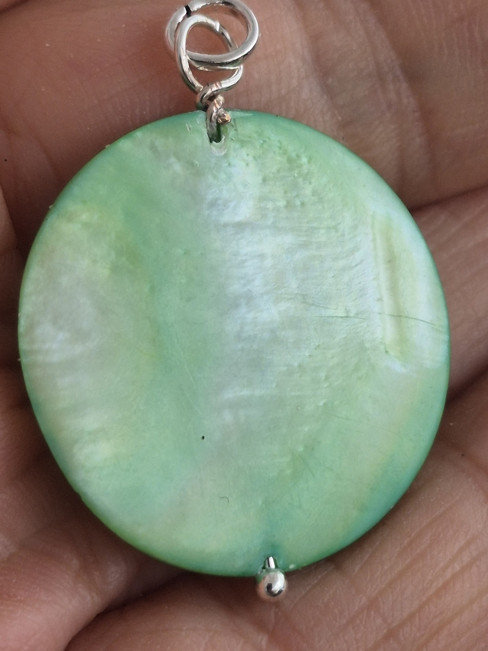 Green Round Morher Of Pearl Shell Pendant - Picture 5 of 5